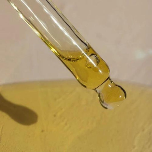 The Magic Elixir: Unveiling the Benefits of Castor Oil in Skincare - Redoux
